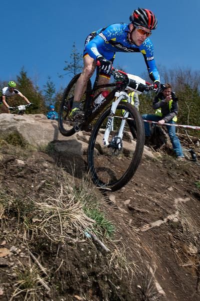 Moritz Milatz takes the drop