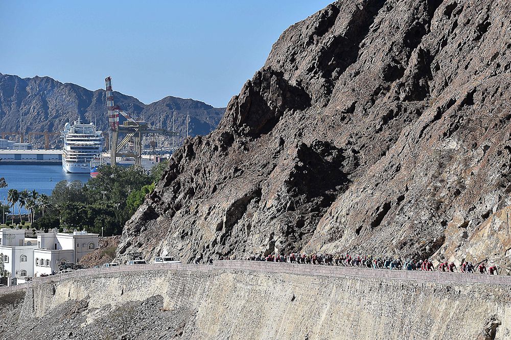 The peloton in action during Oman's final stage.