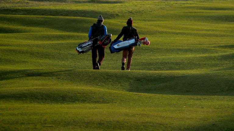 Why golfers should not use a trolley this winter