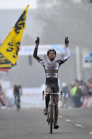 Albert tops Nys at Azencross