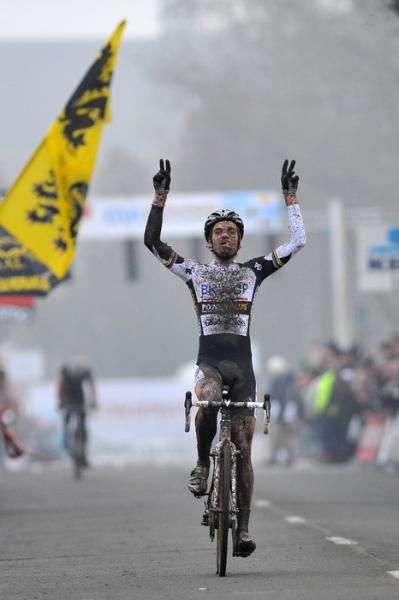Niels Albert (BKCP-Powerplus) takes the win.
