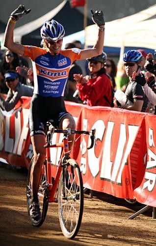 Wendy Simms (Kona) wins