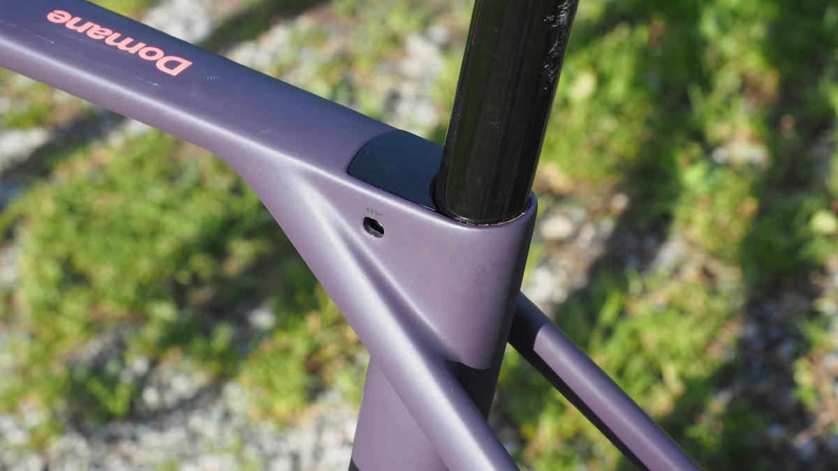 Bontrager carbon seatpost on a Trek Domane SL 5 Gen 5