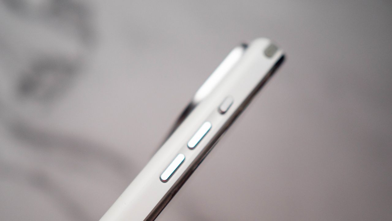 Aulumu iPhone 17 Pro case