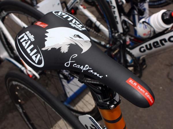 Selle Italia provides Androni Giocattoli-Diquigiovanni captain Michele Scarponi with this custom saddle.