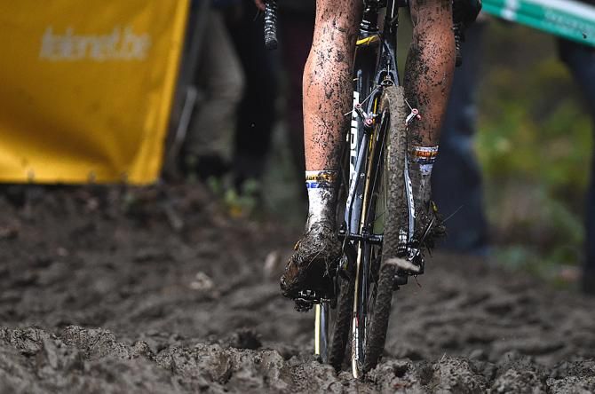 The mud in Gavere was compared to whale blubber