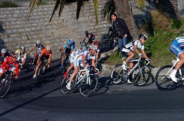 Davide Rebellin (Serramenti PVC Diquigiovanni-Androni Giocattoli) also made the front group