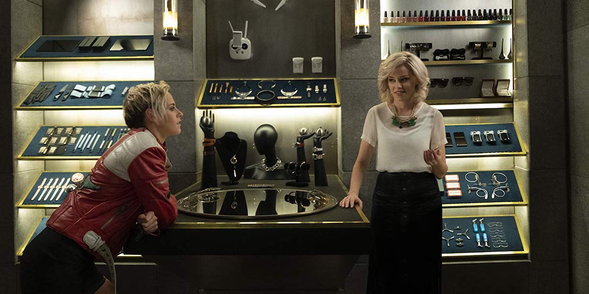 Kristen Stewart and Elizabeth Banks in Charlie&#039;s Angels