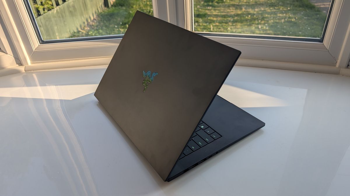 Razer Blade 16 (2025) review RTX 5000 arrives in gaming laptops, and