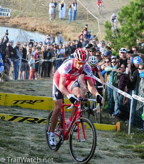 Todd Wells (Specialized) leading the race at the barriers.