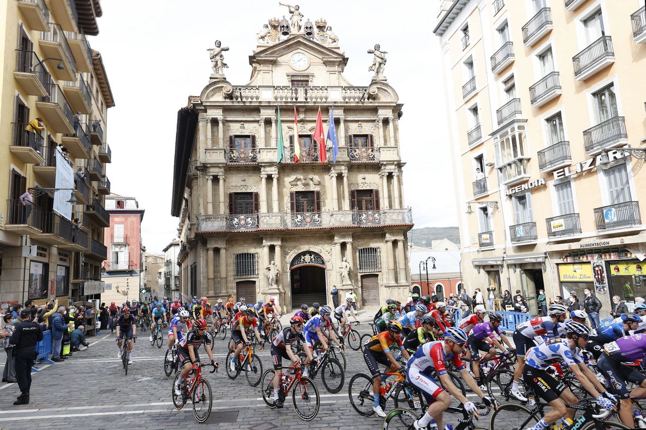 Cycling: Vuelta Espa&Atilde;&plusmn;a 2020 / Tour Spain 2020 / 2 Etapa / 2 Stage /
START / SALIDA / BUNCH / PELOTON /
Pamplona - Lekunberri (151,6 km) 21-10-2020/
Vuelta Espa&Atilde;&plusmn;a 2020 / Tour Spain 2020 / 2 Etapa / 2 Stage /
Luis Angel Gomez
&Acirc;&copy;PHOTOGOMEZSPORT2020