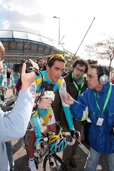 Alberto Contador (Astana) talks to the media.