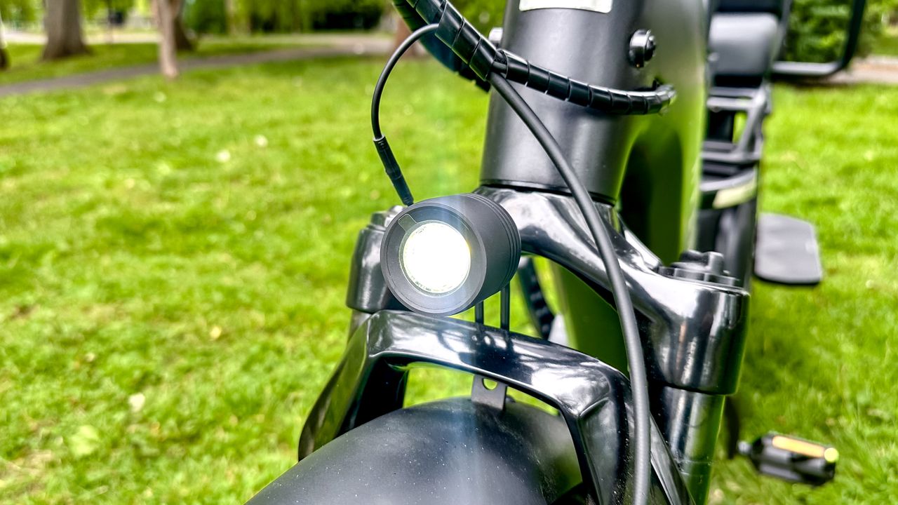 Aventon Abound LR headlight