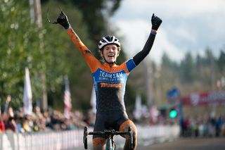 Honsinger takes it easy on the way to first US elite cyclo-cross title