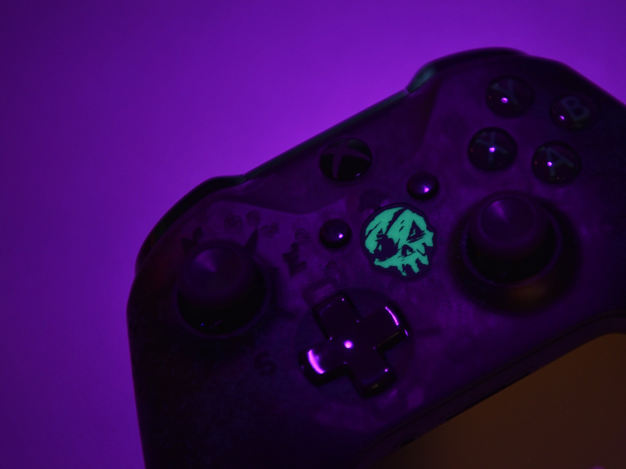 Геймпад не виден в играх. Геймпад Xbox Sea of Thieves. Геймпад Xbox one Sea of Thieves. Xbox Controller Sea of Thieves.