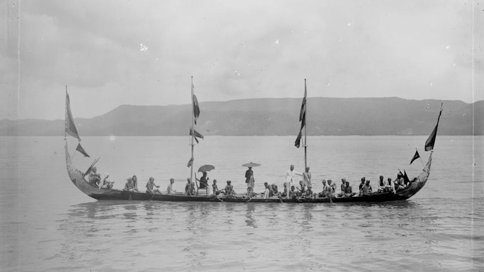 Perahu cerimonial das ilhas Kai