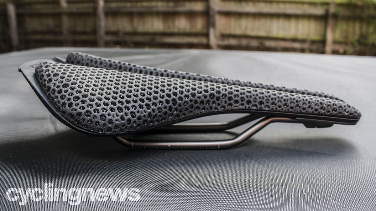 Fizik Antares Versus Evo R3 Adaptive saddle