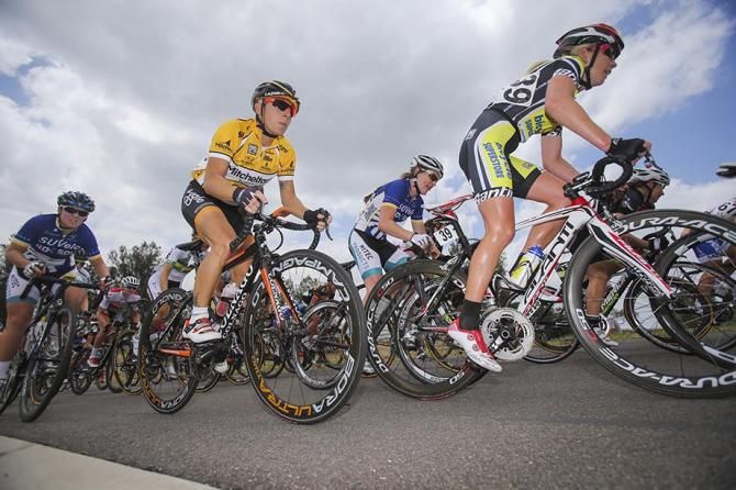 Giorgia Bronzini tackles the small climb.