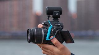 New Sennheiser MKE 200 delivers simple, spectacular sound for cameras + phones