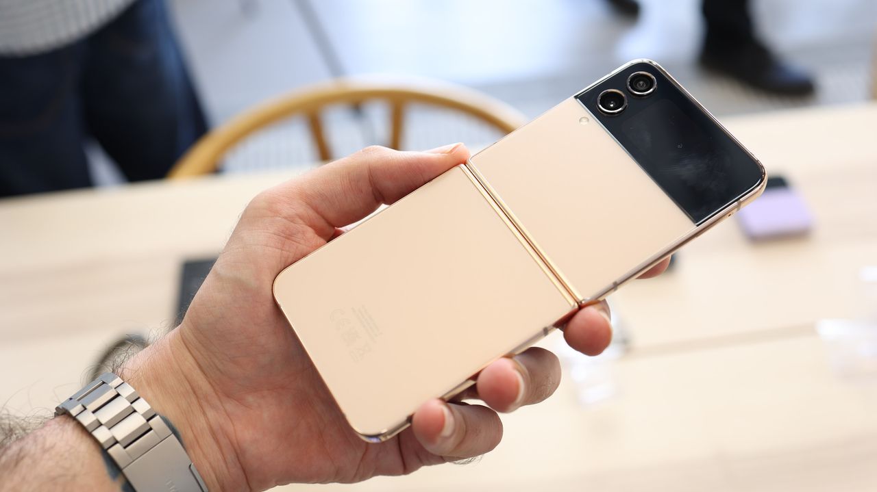 A photo of the Samsung Galaxy Z Flip 4