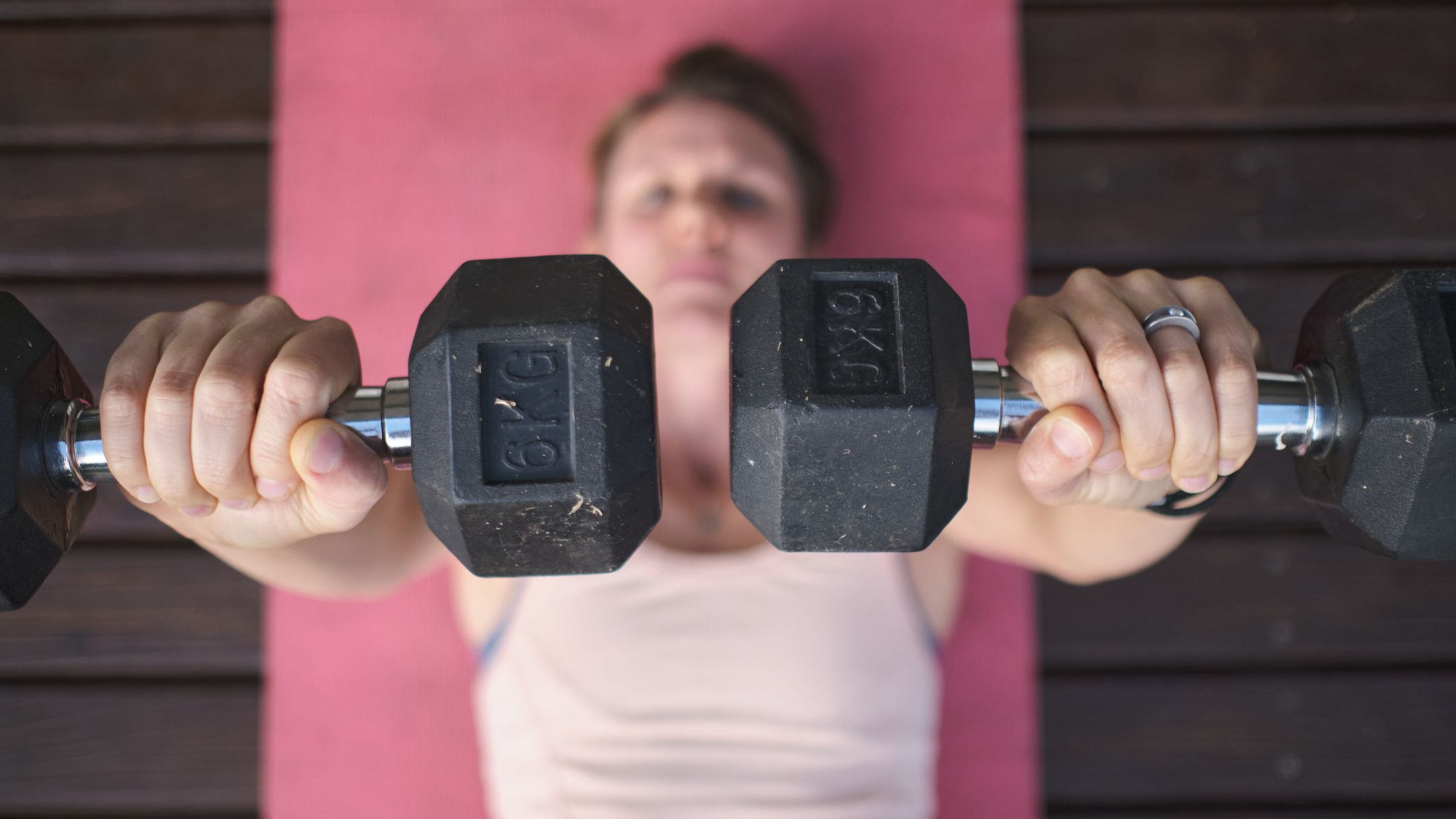 A trainer says this is the 11-minute dumbbell workout she gives to beginners who want to start lifting weights