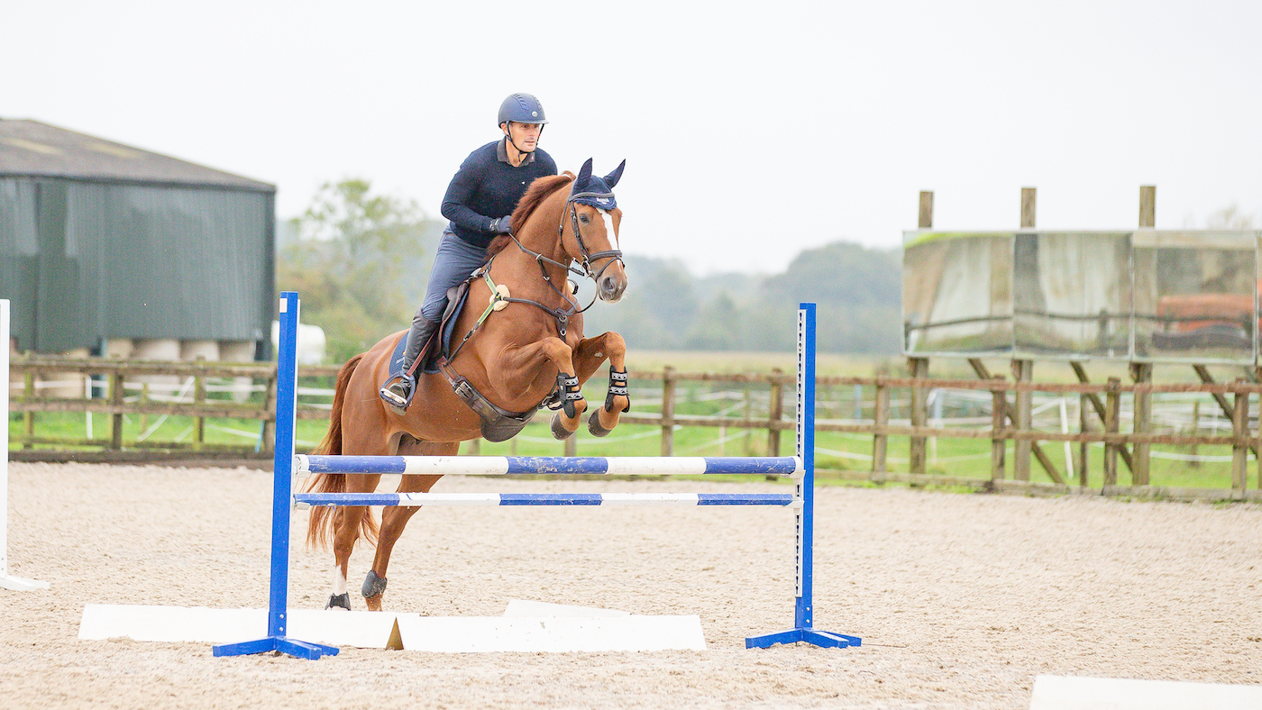 Training with Alex Bragg - upright fence