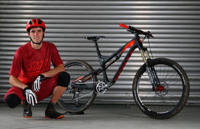 Remy Absalon poses with his new Scott team bike