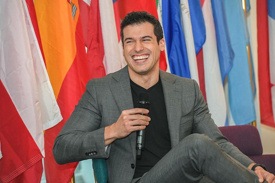 Gio Benitez, transportation corresponent for ABC News, did the Hispanic Television Summit&rsquo;s Opening Keynote interview.