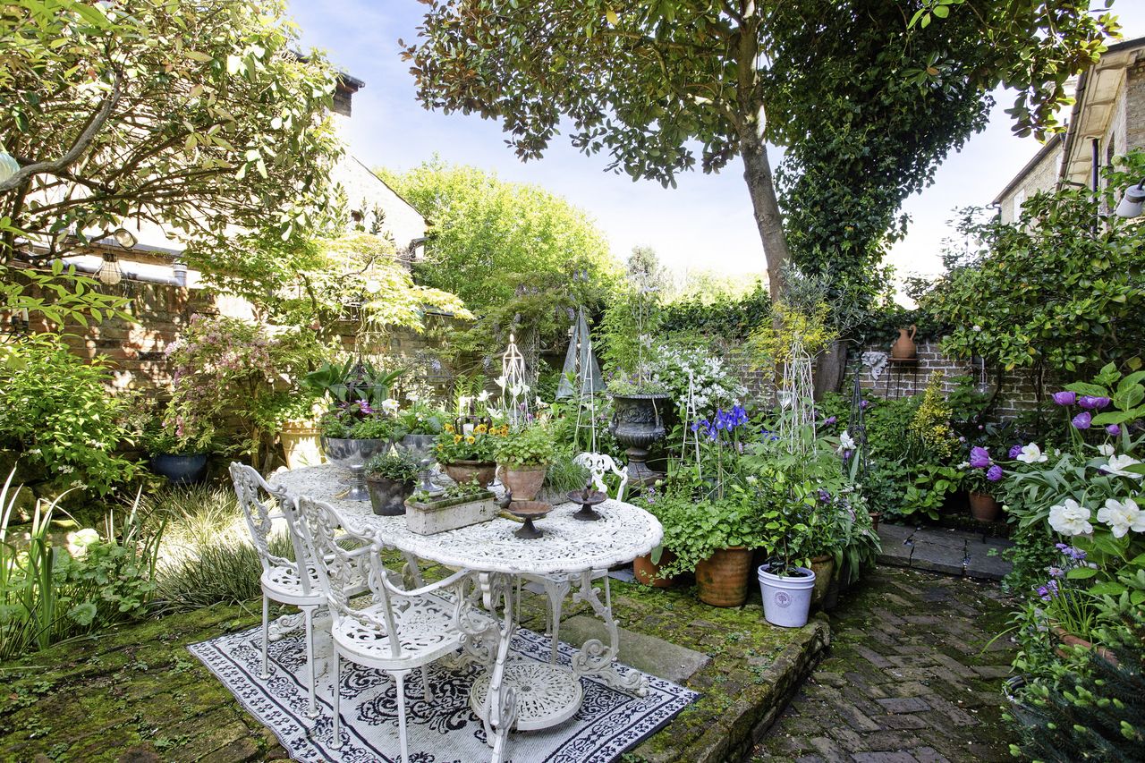 Images of One Port Hill, Hertford