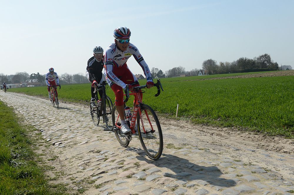 Katusha on the Moulin de Vertain pav&eacute;