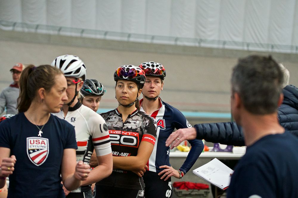 Coach Joanne Kiesanowski, Bridget Tooley, Shayna Powless, Allie Dragoo