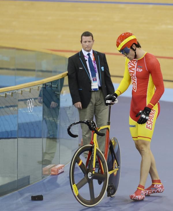 Juan Peralta Gascon (Spain) crashed at the beginning of his keirin second round heat which forced a re-start