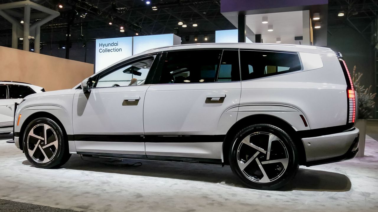 Hyundai Ioniq 9 at the New York Auto Show 2025.