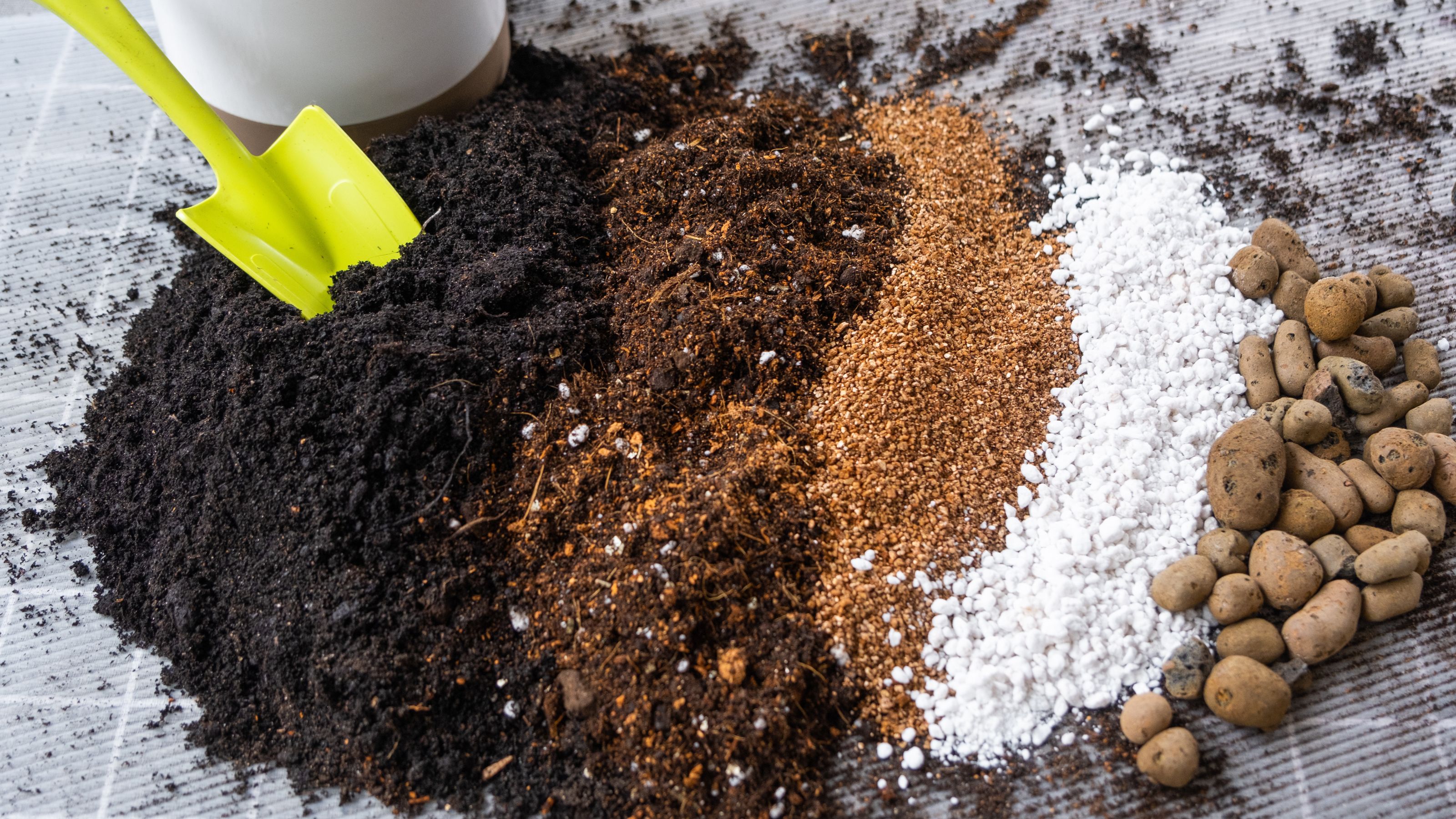 Soil, perlite, coconut coir, vermiculite and stones