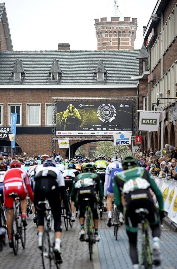 The town of Schoten was decked out for the 100th Scheldeprijs