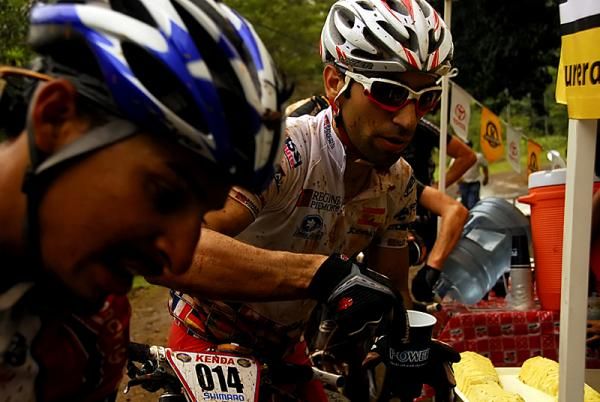 Feed zone time at the aid station