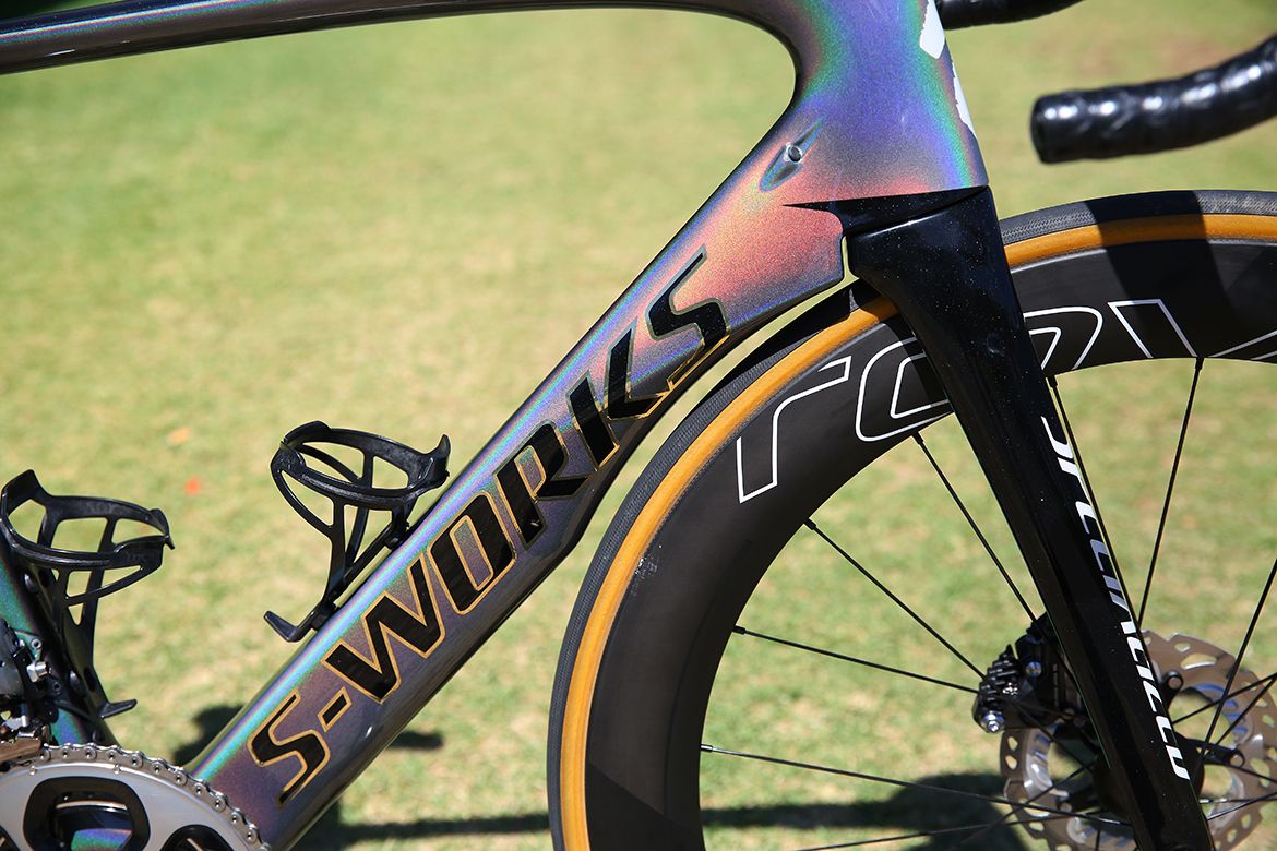 Like most Venge ViAS the front wheel is tucked in the downtube for aerodynamics and a tight wheelbase