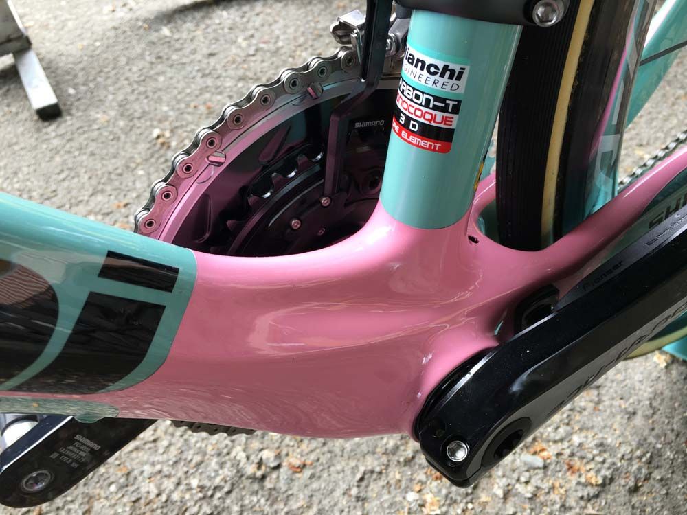 A splash of pink where the seat post meets the down tube
