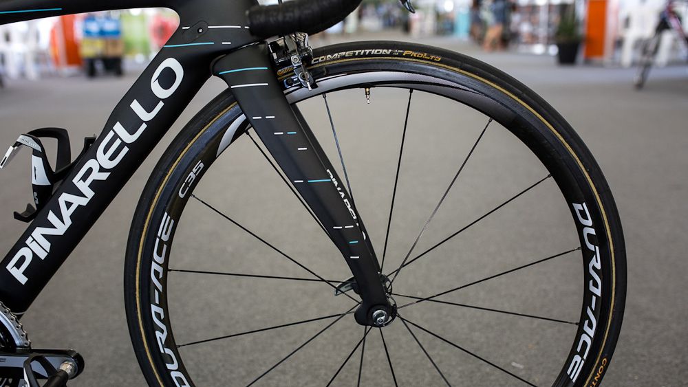The fork dropouts feature aerodynamic tabs at the rear of the dropouts