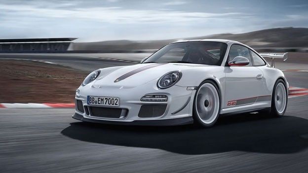 April: Porsche 911 GT3 RS4