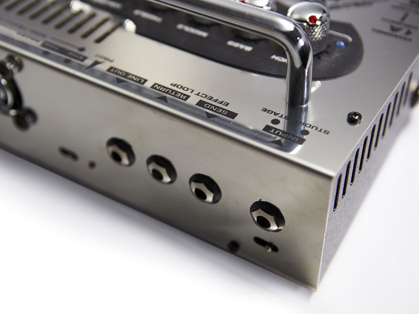 A wide array of connections and power-switching options means the Stomp Head can be used live, at home or in the studio with ease