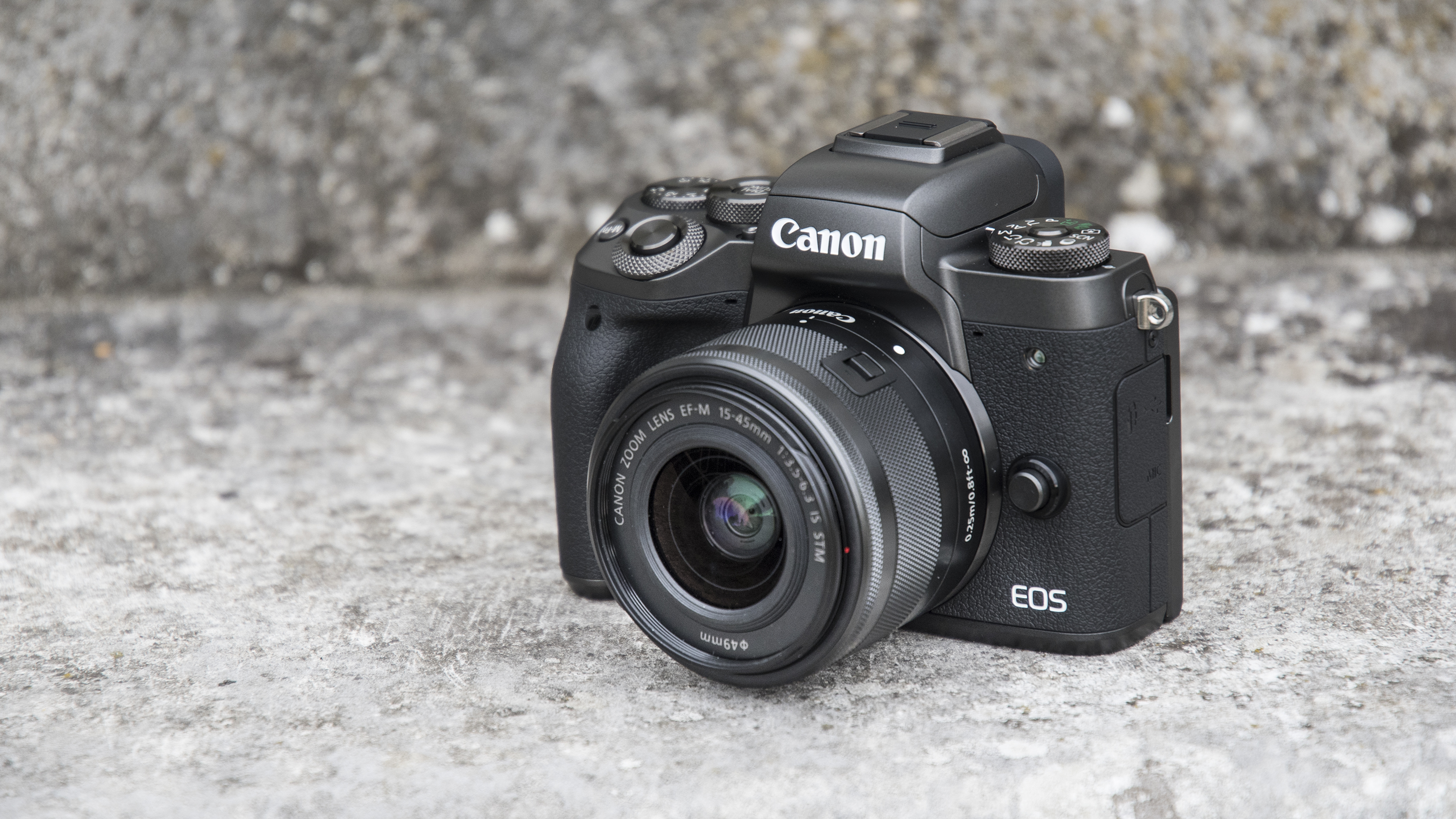 Canon EOS M5