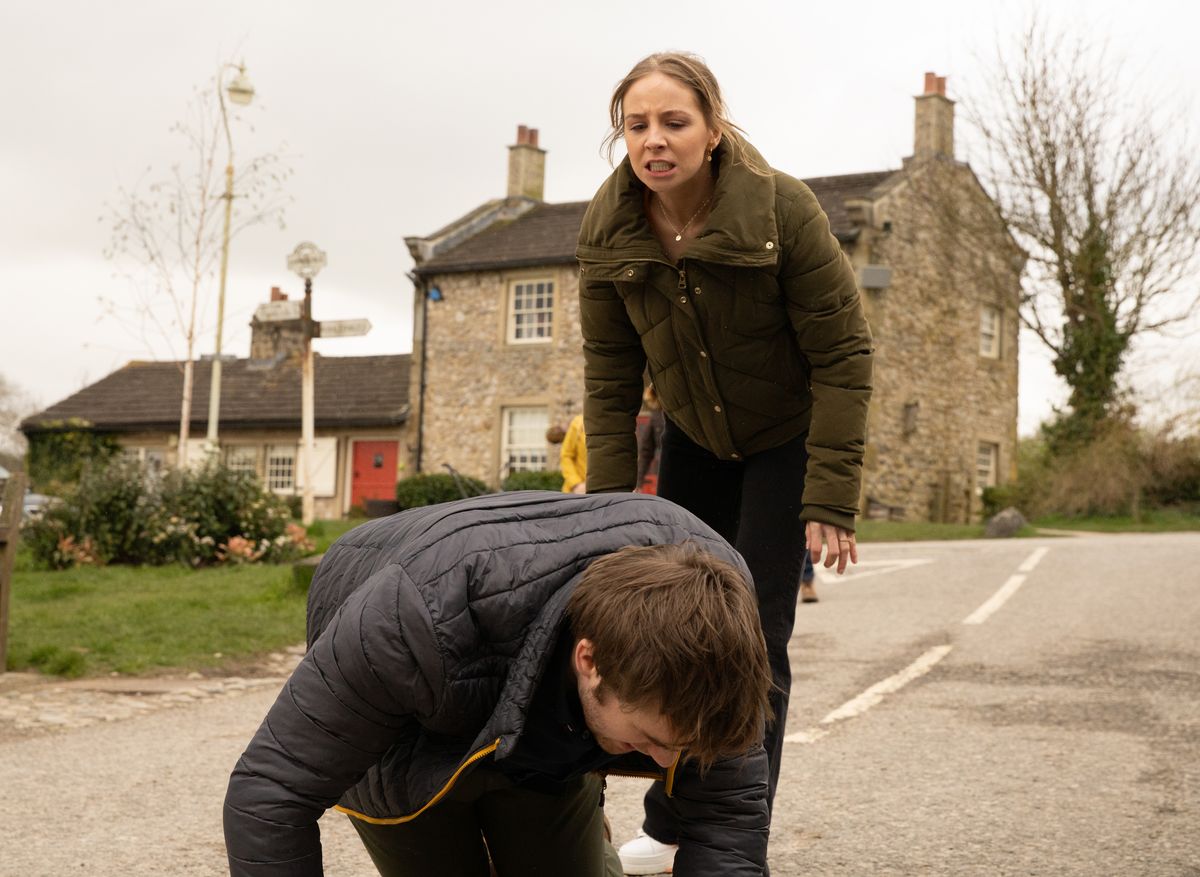 Belle shoves Tom in Emmerdale 