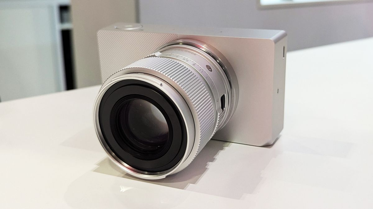 A white Sigma BF camera