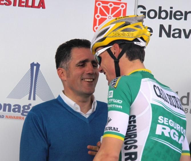 Miguel Indurain greets Luis Leon Sanchez