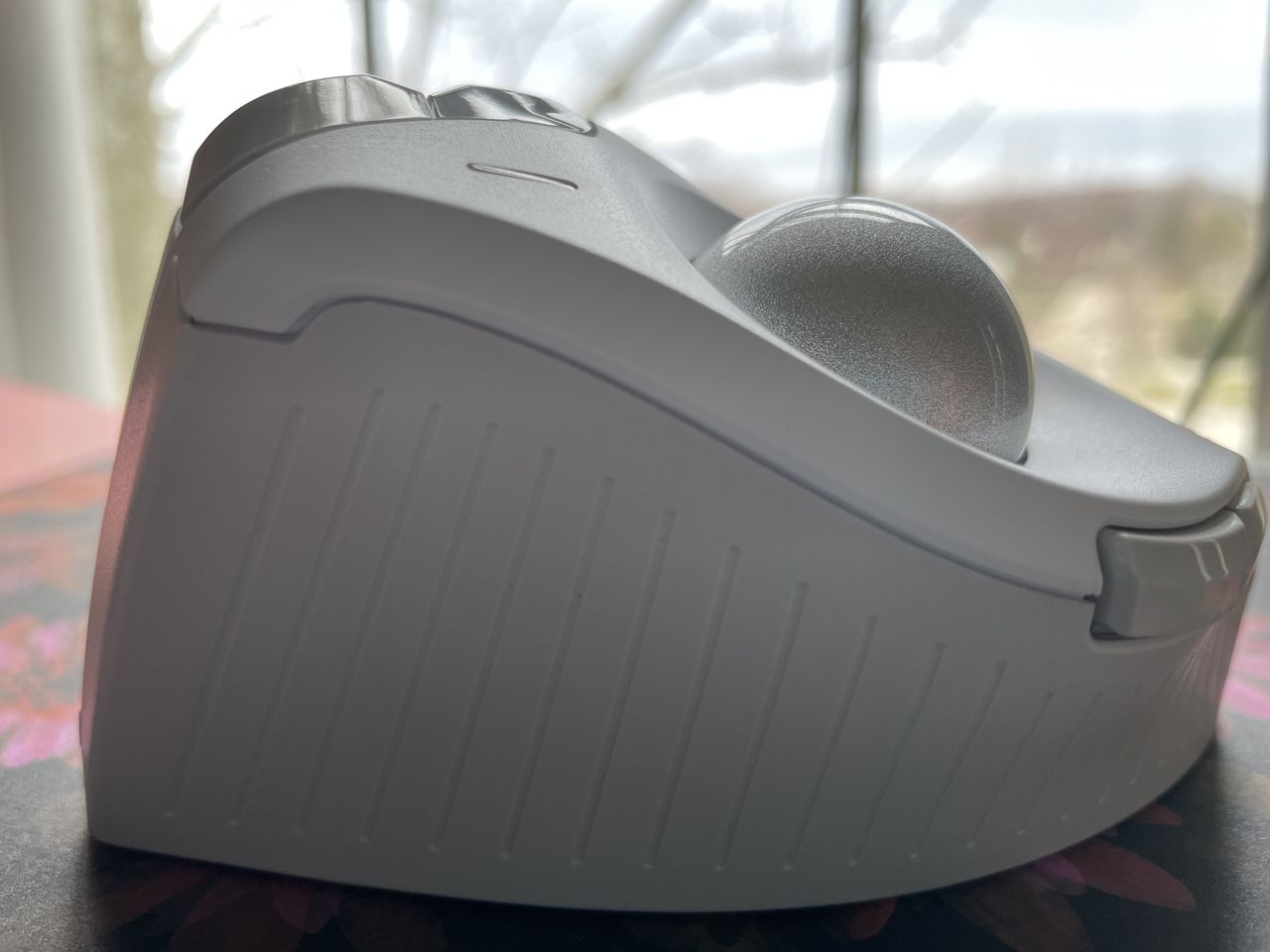 Kensington Pro Fit Ergo Wireless Trackball Lifestyle
