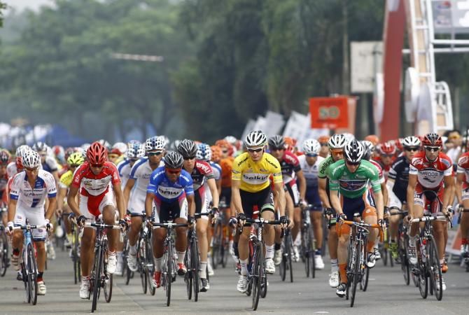 The peloton gets underway