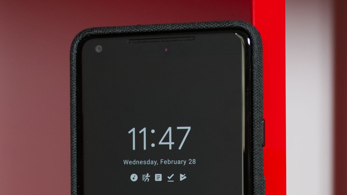 The case raises above the glass to protect the screen