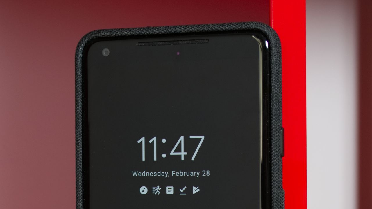 The case raises above the glass to protect the screen