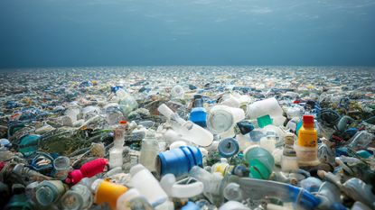 Plastic waste by the ocean